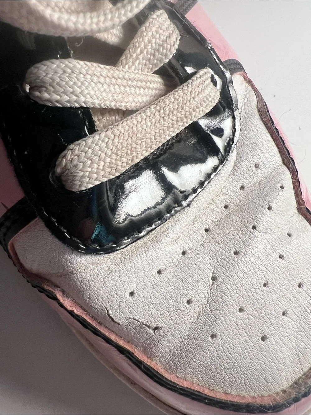 Hello Kitty Pink White and Black Women’s Sneakers with Character Patch SZ 10